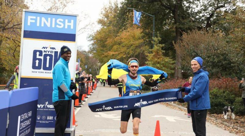 Украинец совершил невозможное: бегун Дмитрий Молчанов триумфально выиграл ультрамарафон в Америке, пробежав 60 км в Центропарке Нью-Йорка