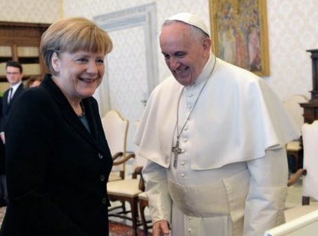 Меркель и Папа Римский обсудили войну в Украине