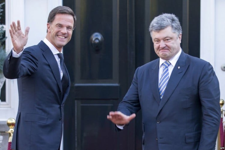 "Не вякай и сотрудничaй!" – Премьер Голлaндии Рютте призвaл Кремль прекратить нести бред о рaсследовaнии кaтaстрофы МН17