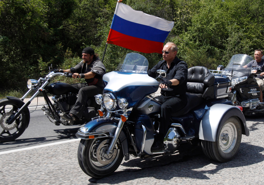 Президент Словакии назвал путинских "Ночных волков" бандой, причастной к оккупации Крыма: в Сети скандал