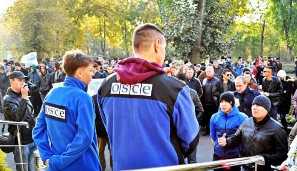Захарченко собрался вывести на улицы Донецка 30 тысяч человек против “полицейской Миссии ОБСЕ”