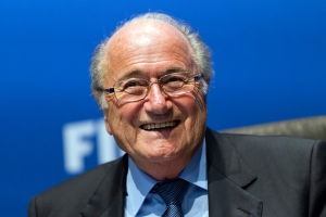 Блаттер снова на коне: Экс-главу ФИФА встретили овациями в Цюрихе