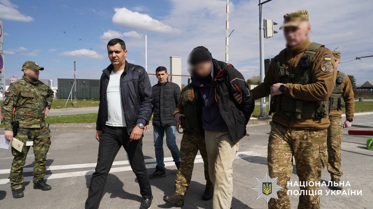 Украина передала Азербайджану российского наемника, воевавшего против ВСУ на Донбассе, – Нацполиция
