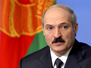 Лукашенко: Беларусь готова принять украинцев, которые хотят жить и нормально работать в стране