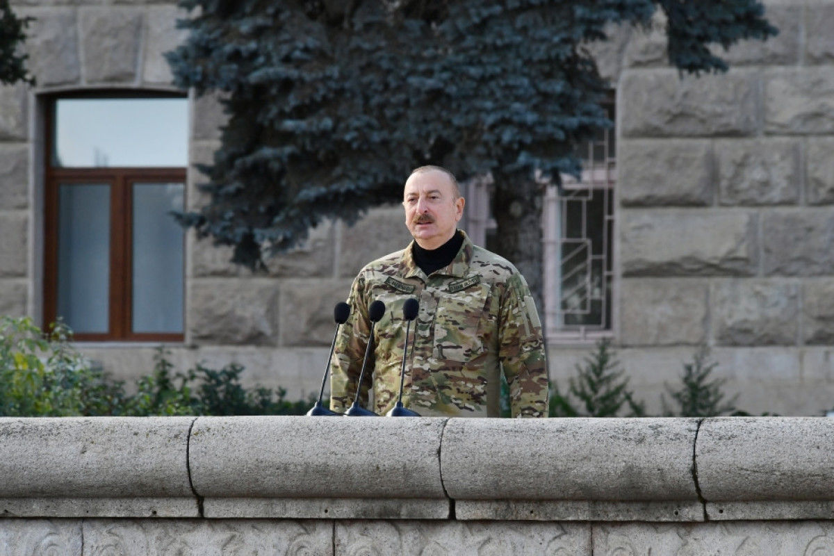 "Показали врагу его место", - Алиев провел парад в отвоеванном Ханкенди 