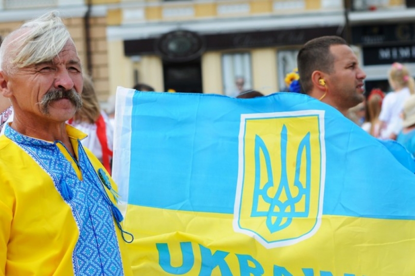 "В стране должен быть только один государственный язык": украинцы поразили результатами опроса по поводу статуса русского языка