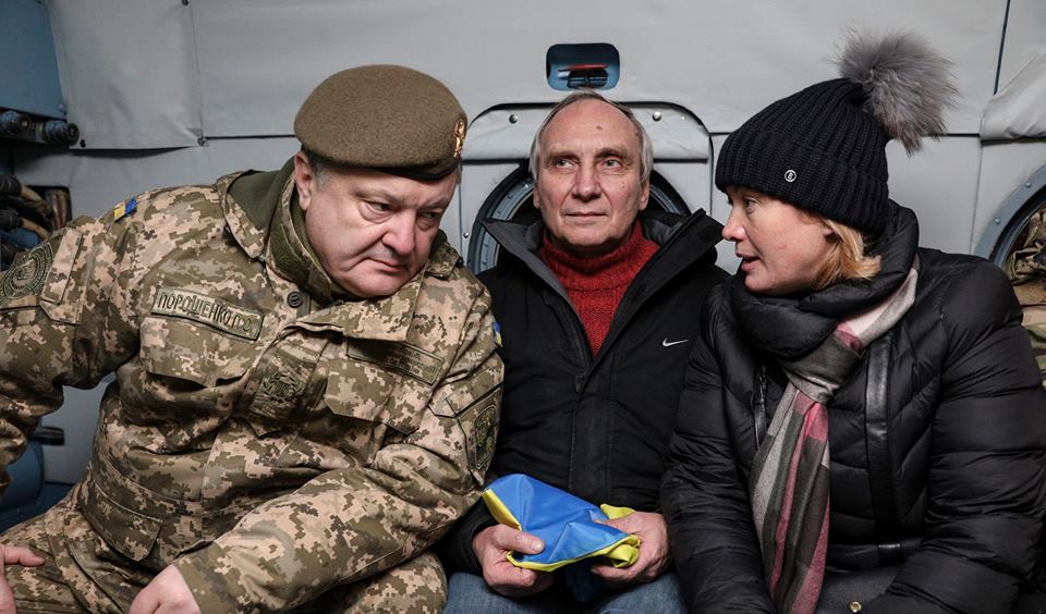 Сильные слова Порошенко о патриоте Украины из Донецка: "Два года пыток в плену "ДНР" не сломили его волю"