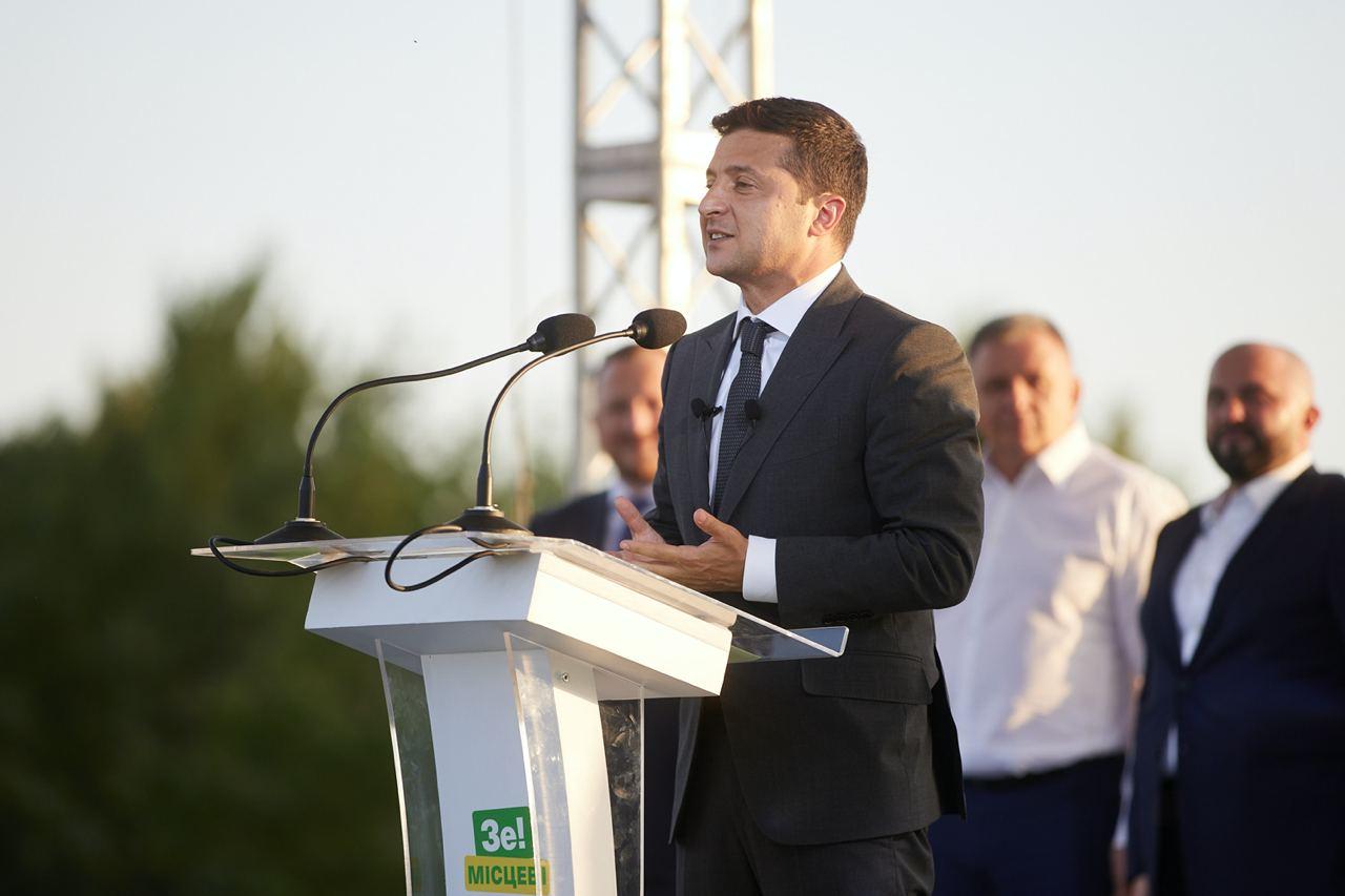 Зеленский заговорил о дате переговоров с Путиным по Донбассу: "Нам всем надо стараться"
