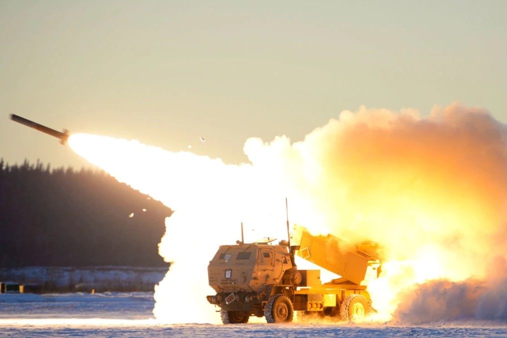 Жители Кадиевки навели HIMARS на эшелон ВС РФ: пропагандисты признали, что в ОРДЛО ненавидят Россию