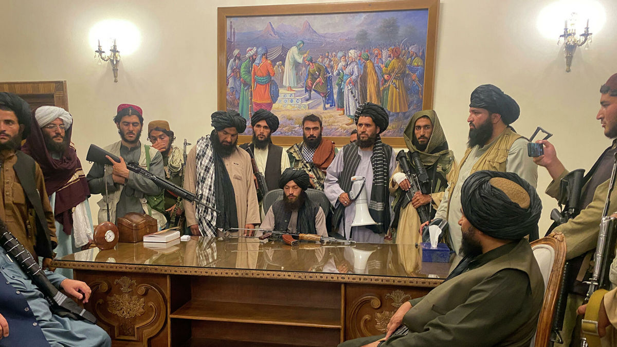 Талибы переименовали Афганистан и захватили ТВ – отныне транслируют Коран 