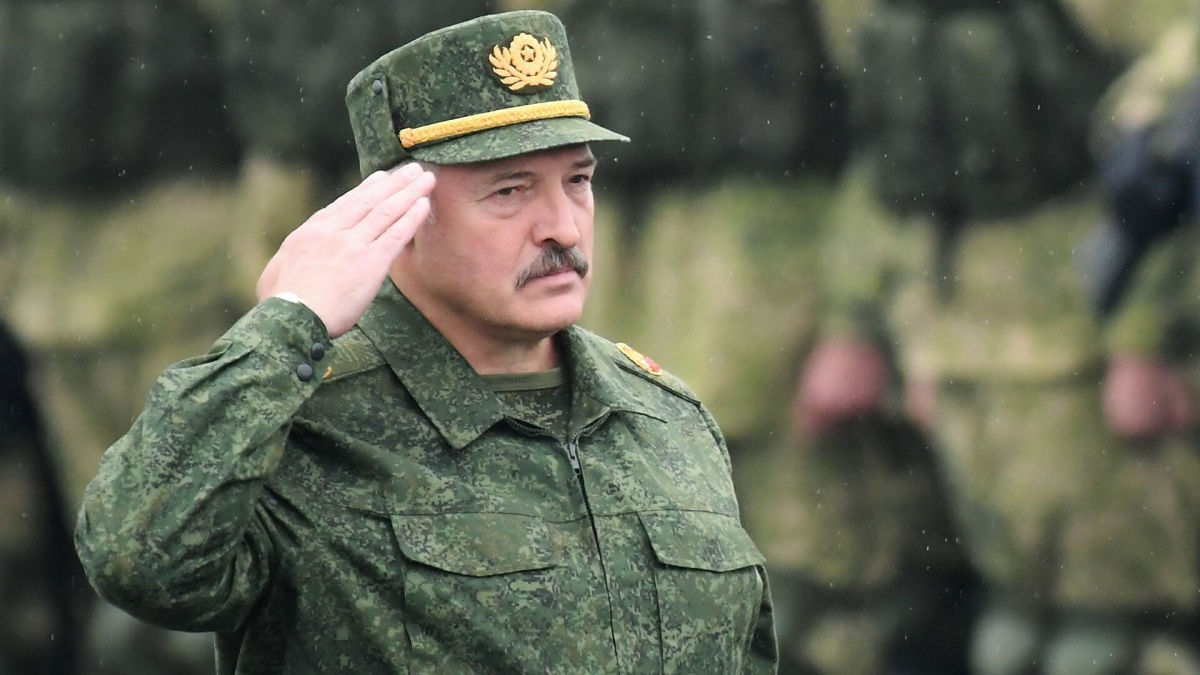 Лукашенко пригрозил дойти до Ла-Манша и дал прогноз по войне с Украиной