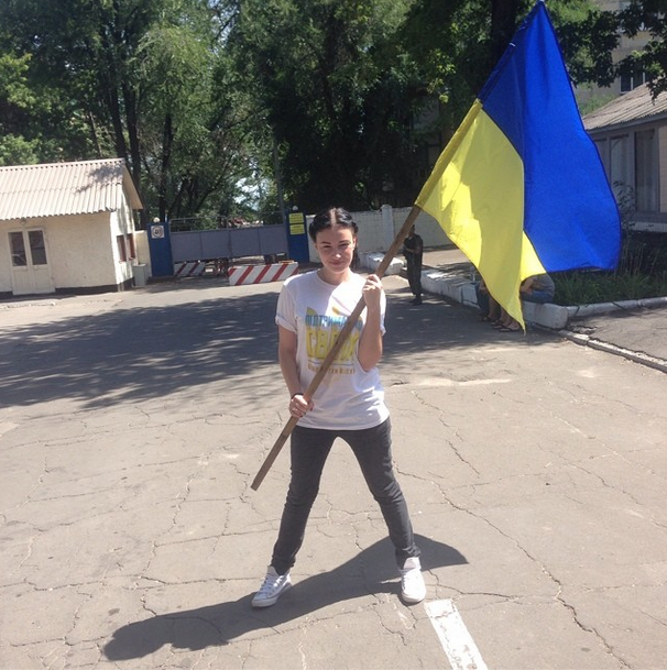 Анастасия Приходько отреклась от друзей и заработка в России