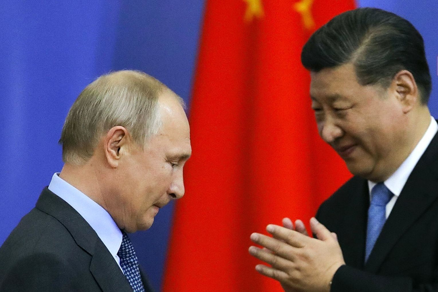 Китай “кинул” Россию: Bloomberg зафиксировал снижение объемов торговли РФ и КНР после начала войны