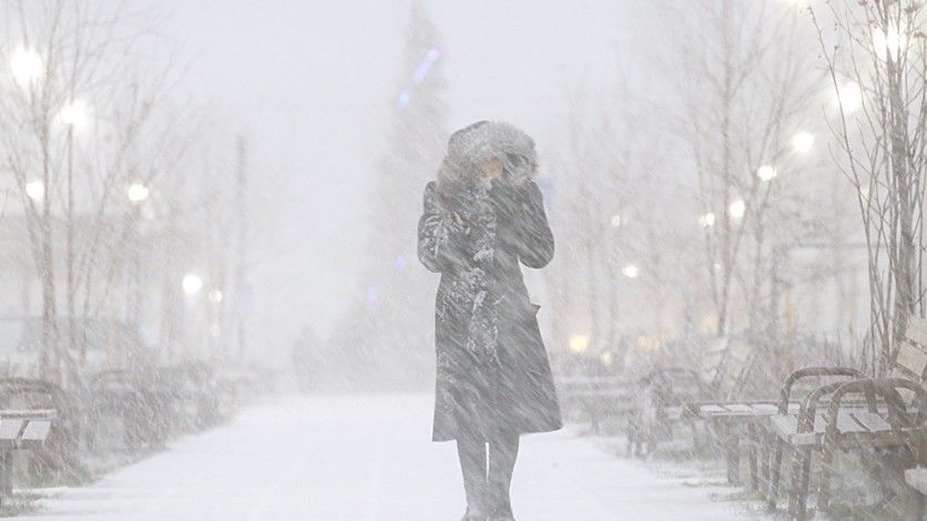 Сильный снегопад в Украине: закрыты трассы, отменяют рейсы, прогноз не утешителен