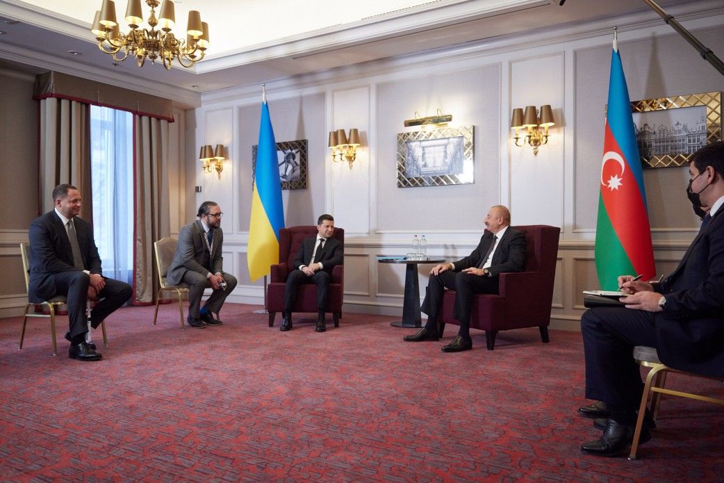 ​Зеленский в Брюсселе сделал три предложения президенту Азербайджана Алиеву