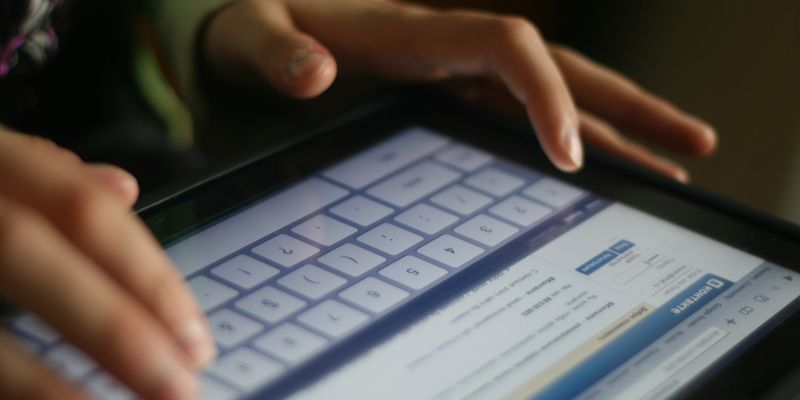 Руководство "Вконтакте" сделает отдельные приложения для телефонов и смартфонов