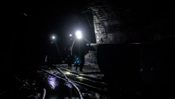 ДНР: Из-за обстрела шахта имени Засядько обесточена, 496 горняков находятся под землей