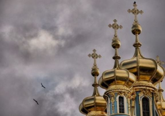 Оправдывали Путина перед прихожанами: СБУ пришла за тремя священниками УПЦ (МП)