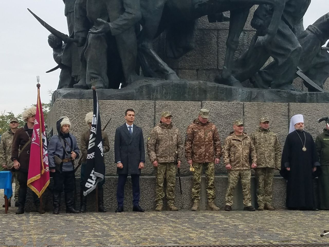 Залужный: "Готовность умирать и убивать за свою землю - наивысшее проявление патриотизма"