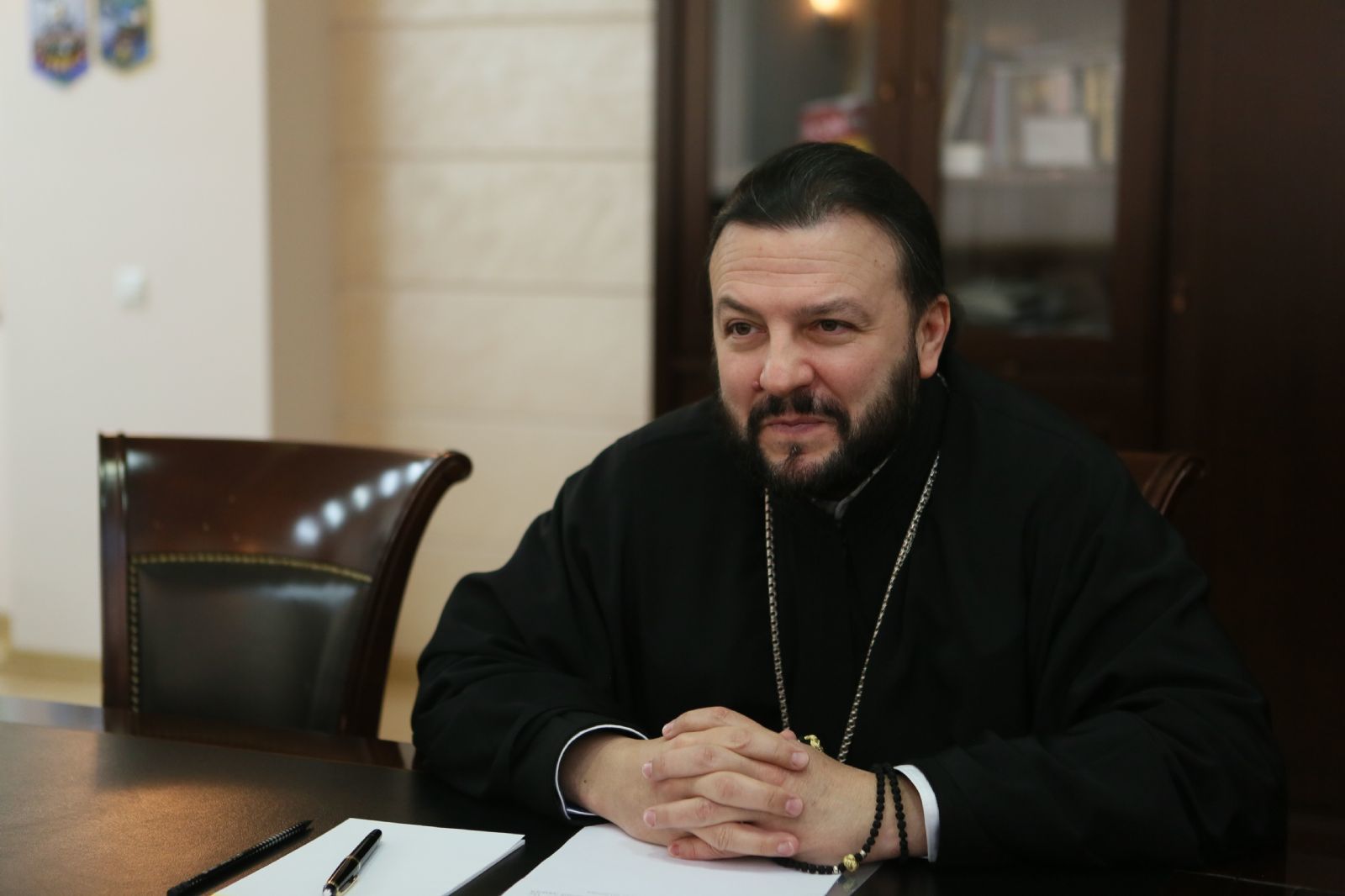 ​Митрополит РПЦ и близкий соратник Гундяева кичится записью издевательств над военнопленными