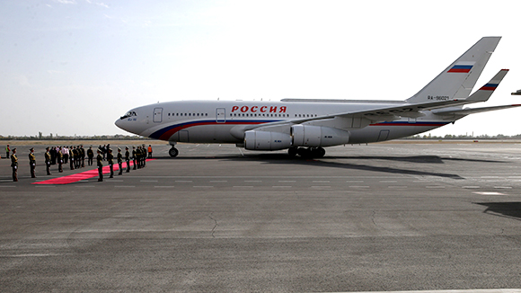 Самолет Путина, который используется для зарубежных полетов, поврежден: Кремль снова недоговаривает