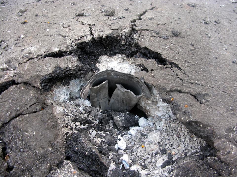 ​Донецк сотрясают мощные взрывы: работает тяжелая артиллерия