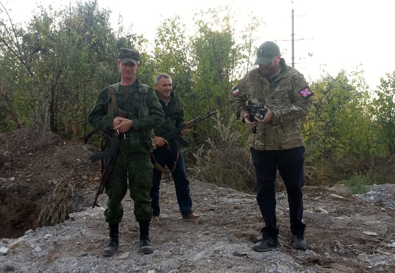 Российский депутат Милонов отрицает свое присутствие на фото с боевиками