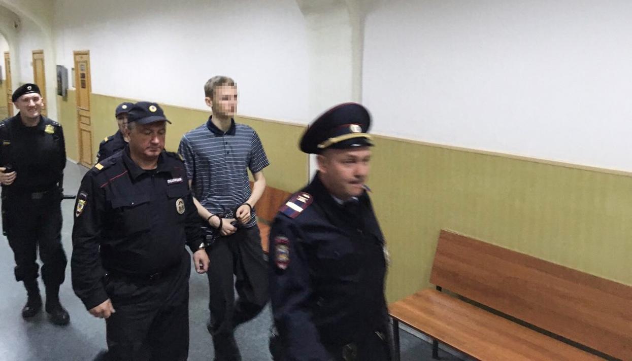 Школьнику, который на митинге в Москве "задел" ОМОНовца, суд вынес шокирующий приговор: российские следователи уже прозвали парня "сторонником анархизма"