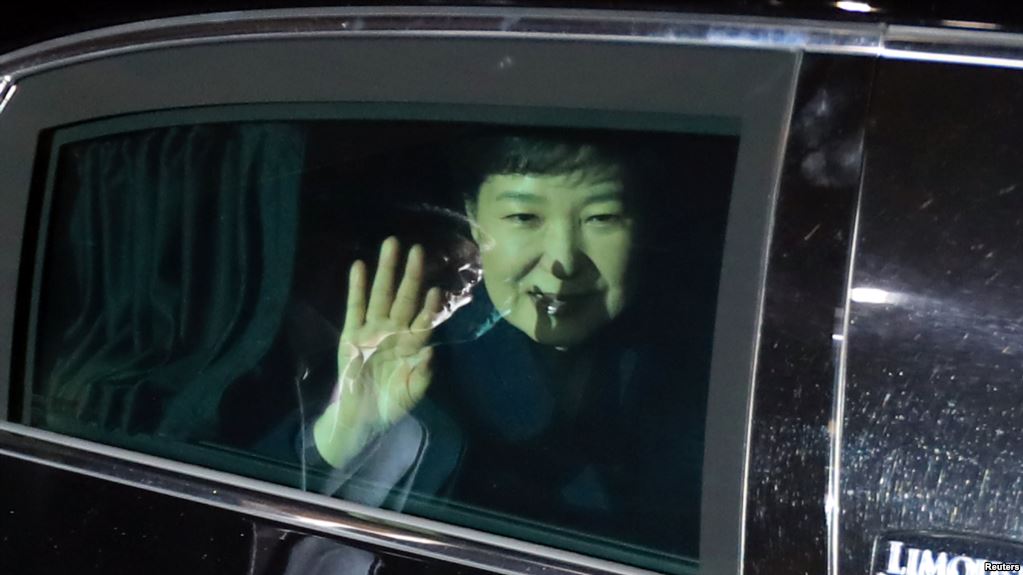 Бывшего президента Южной Кореи официально обвинили в коррупции