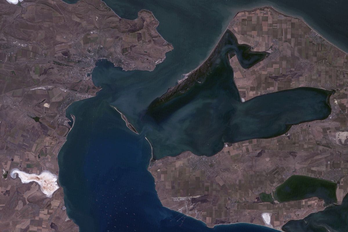 ​Россия закрывает Керченский пролив на 5 месяцев - Москва готовит "удушение" Мариуполя и Бердянска