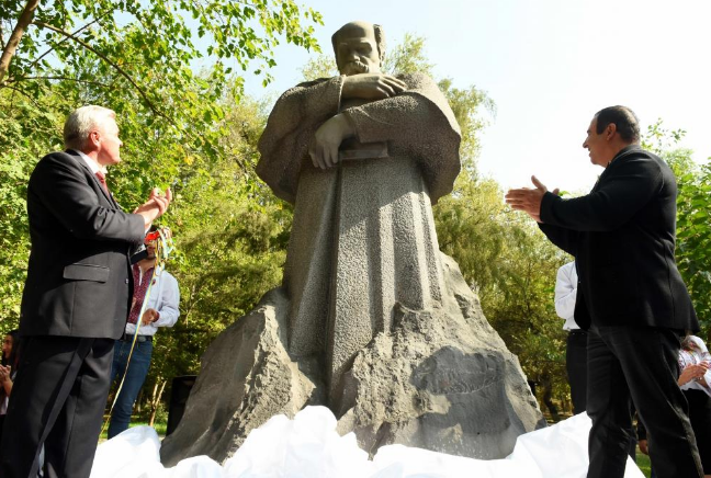 Памятник Тарасу Шевченко торжественно открыли в Ереване как символ дружбы между Украиной и Арменией