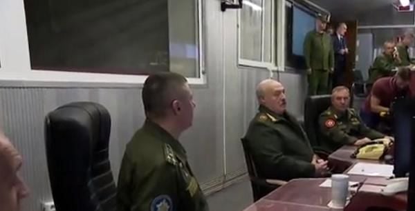 На видео показали кружку, из которой Лукашенко пьет лекарство или "яд" Путина