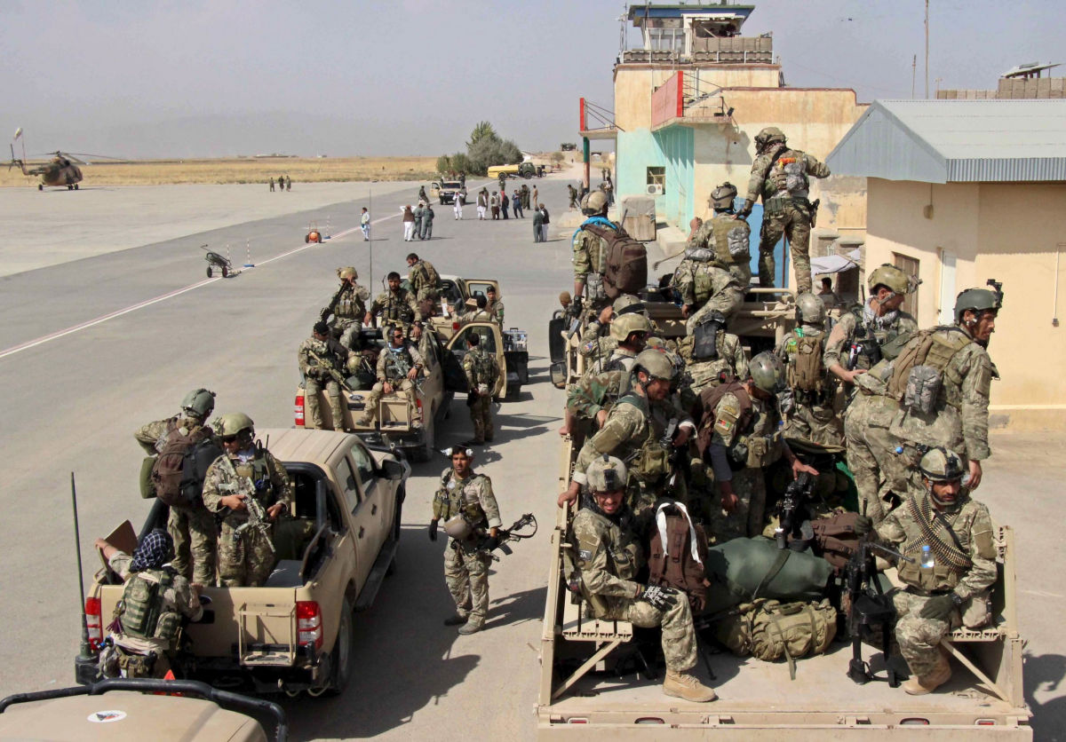 Вооруженное сопротивление талибам началось в Афганистане: в аэропорту Кабула погибли 40 человек