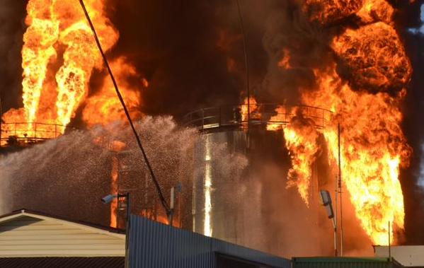 По делу пожара на нефтебазе в Василькове появились три официальные версии