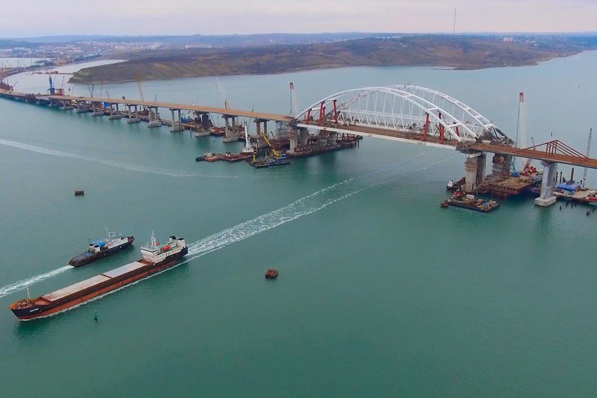 В России сообщают об очередных проблемах по строительству Крымского моста