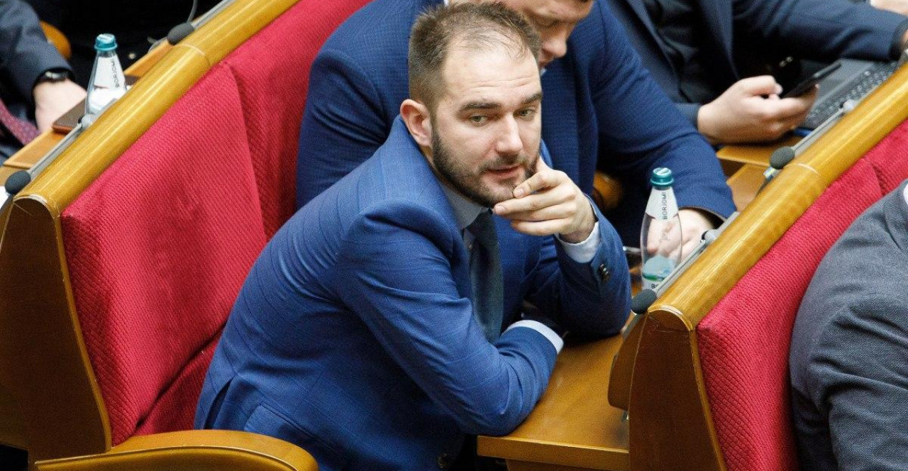 Взятка для "Слуги народа" Юрченко: Арахамия рассказал, о чем попросил нардеп