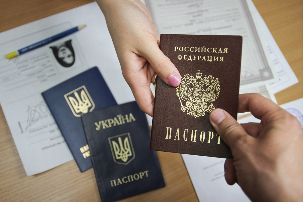 ​Украина готовит удар по получателям паспортов РФ на Донбассе - такого в "Л/ДНР" не предвидели