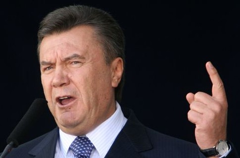 Янукович дико опозорился, впав в истерику и необоснованно нахамив журналистке телеканала СТБ: "Знаем мы ваших хозяев! Вам не удастся меня унизить!"