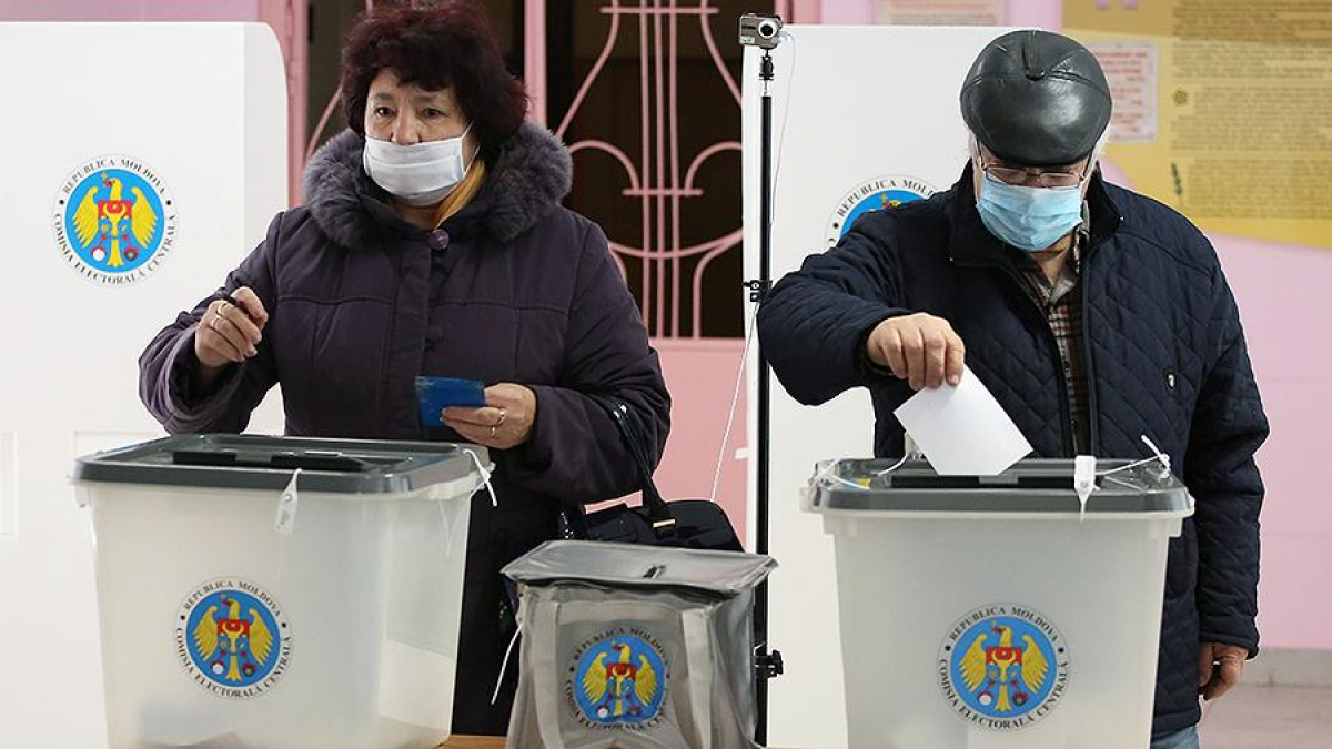 Выборы в Молдове: президент Додон уступает Майе Санду - экзитпол