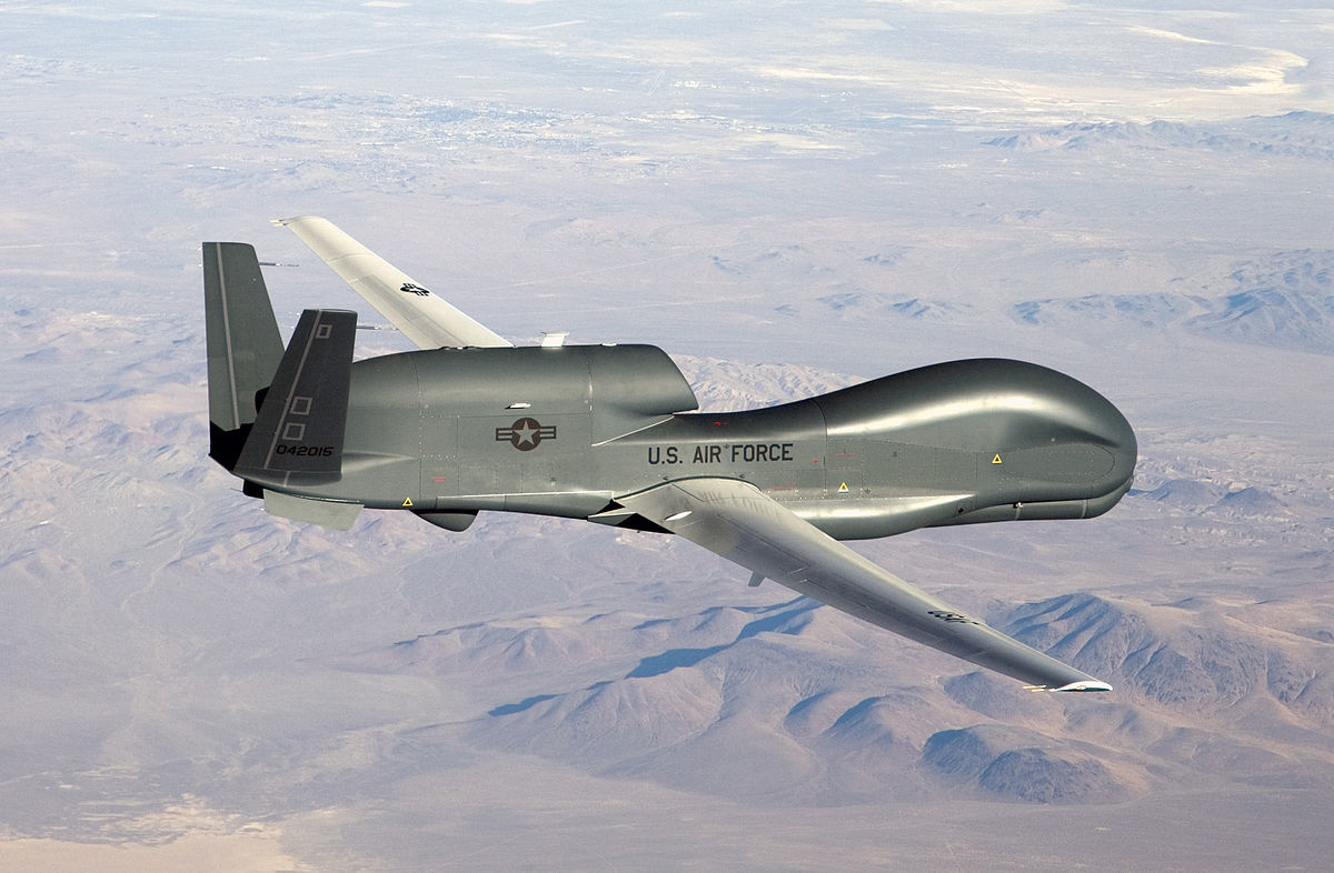 РФ стягивает войска к Украине – БПЛА США RQ-4A Global Hawk появился в небе над Крымом