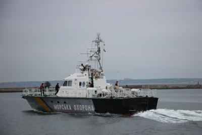 Украинские пограничники обнаружили российское судно в Азовском море: в Госпогранслужбе рассказали подробности 