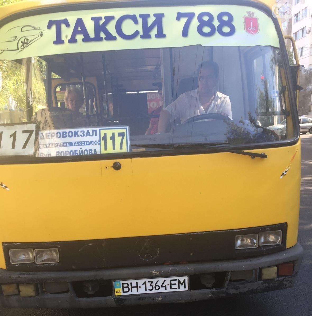 В Одессе неадекватный водитель маршрутки напал на украиноязычную девушку 