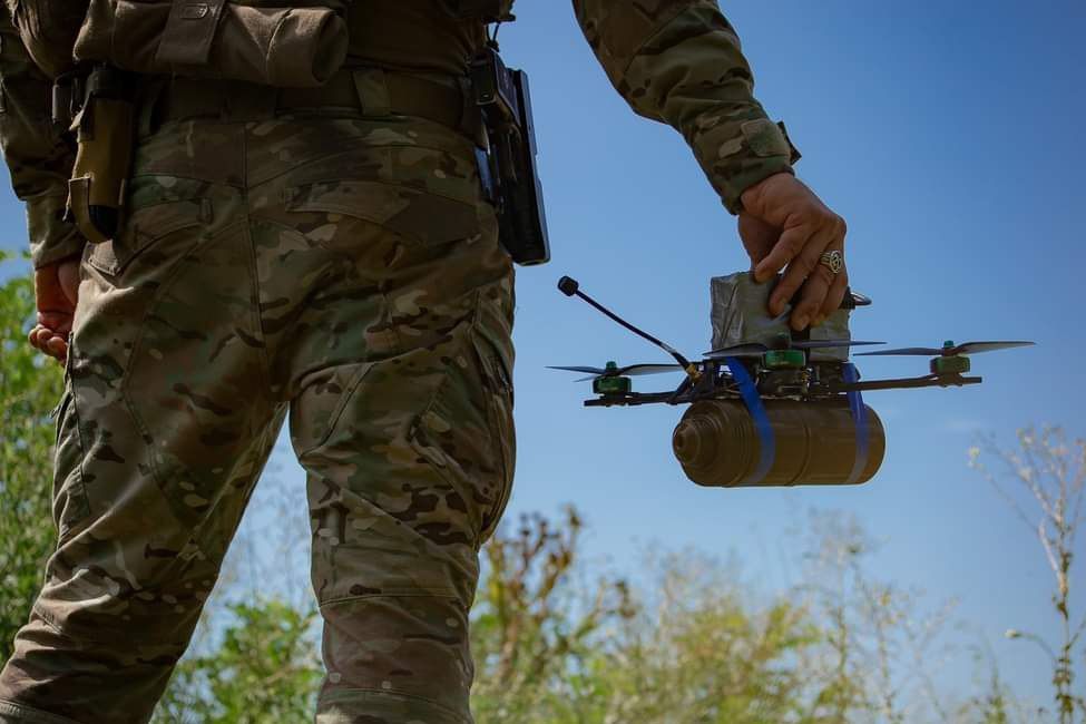 ​"Откуда возьмутся?" - журналист назвал "слабое место" в производстве FPV-дронов в Украине