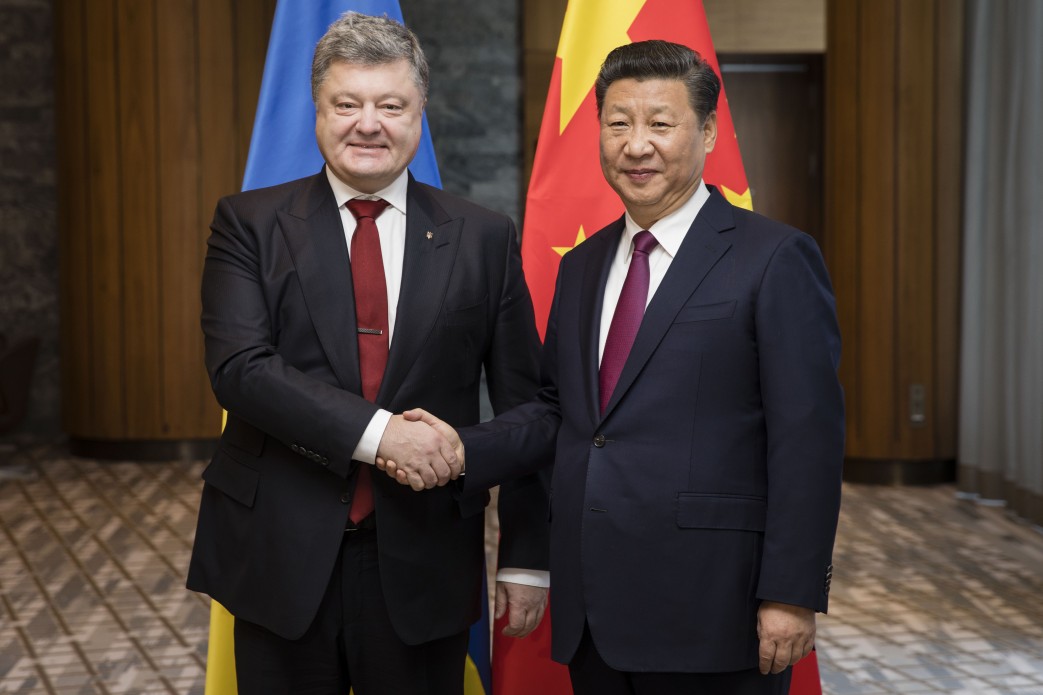 Новый союзник в войне с Кремлем: Китай поможет Порошенко вернуть Донбасс и Крым
