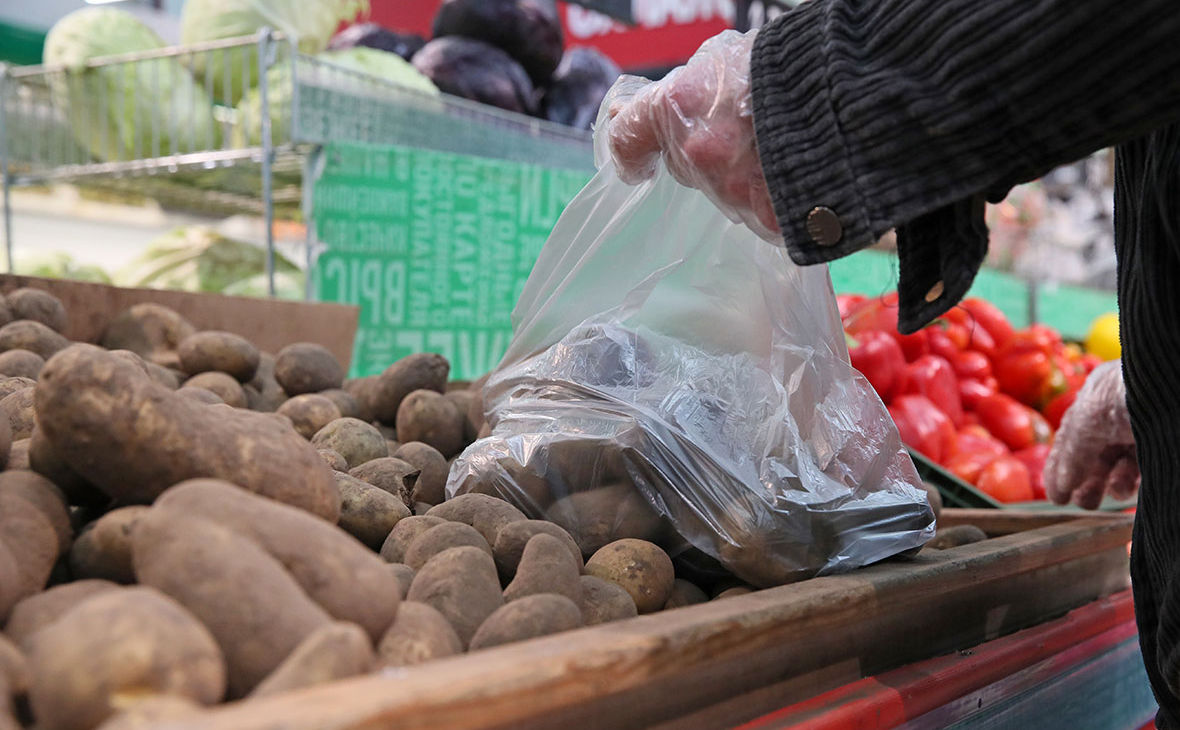 ​Несмотря на падение доллара в РФ, продукты дорожают, включая и картофель