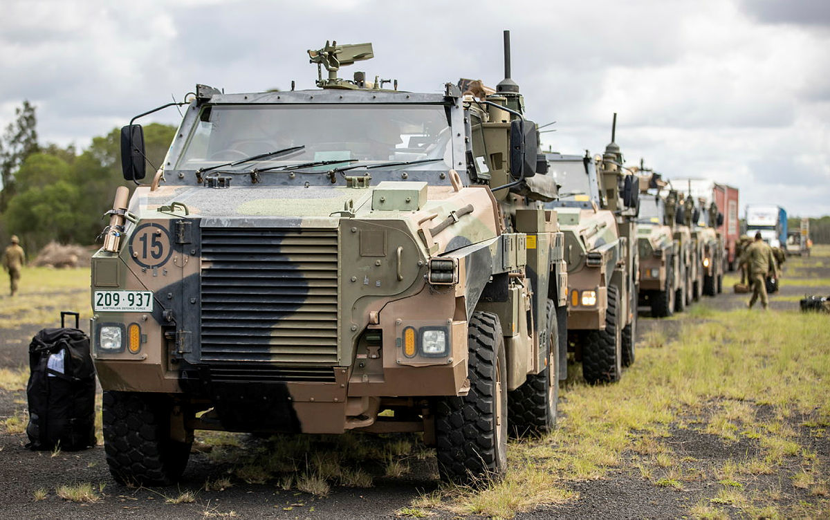Австралия вооружит Украину десятками бронемашин Bushmaster