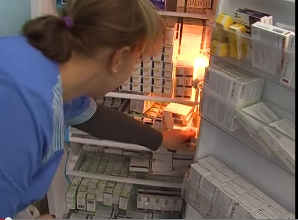 Фонд Ахметова привез переселенцам Донбасса инсулин