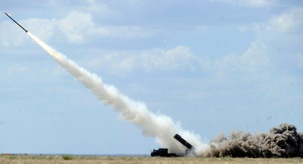 Все четыре ракеты попали в цель: в Украине проходят масштабные ракетные испытания - система РСЗО "Ольха" полностью оправдала все ожидания. Кадры 
