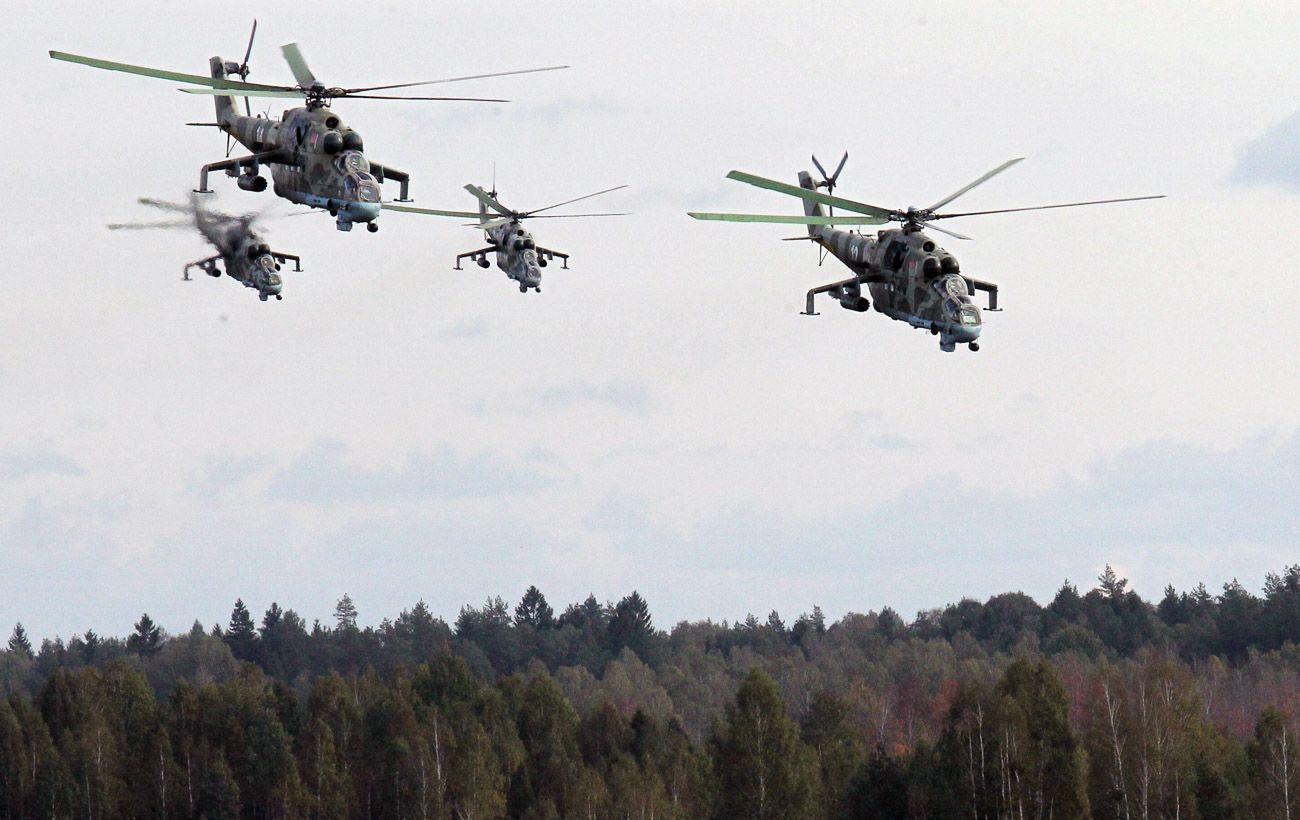 ​РФ перебросила в Беларусь 12 боевых вертолетов: британская разведка озвучила цель Кремля