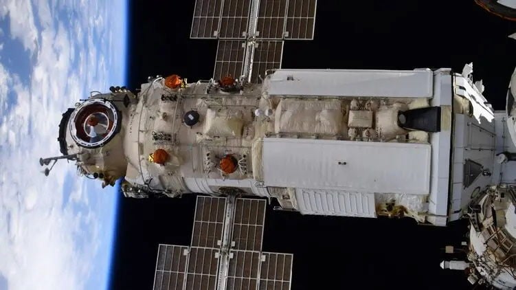 Из российского модуля "Наука" на МКС вылетел болт: давление упало из-за утечки воздуха 